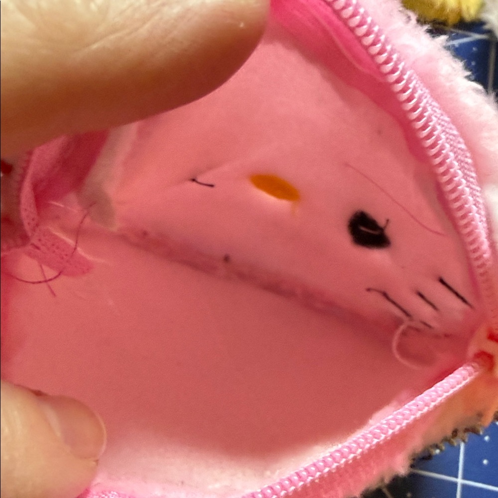 6 Hello Kitty Plush Keychain coin purses - Picture 10 of 10